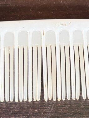 Vintage Tupperware Tupper White Pocket Size Comb 4.75"  Hair Retro Styling Tool